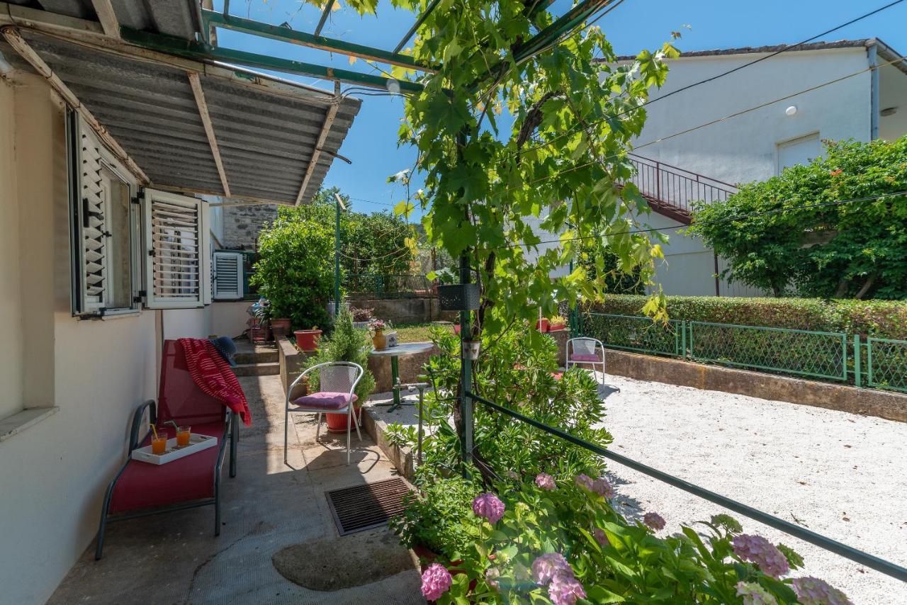 Apartment Hrabar Longo Trogir Bagian luar foto