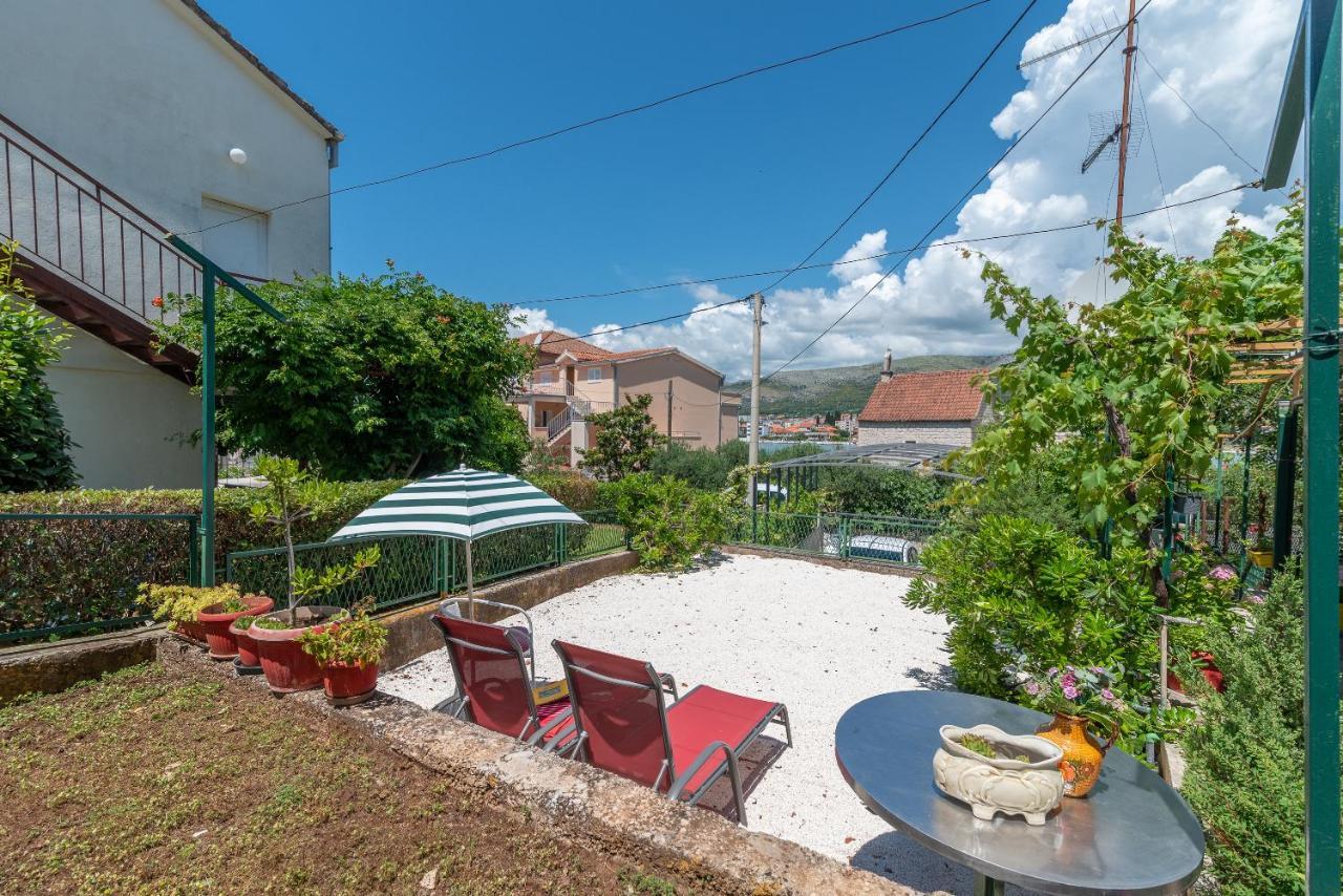 Apartment Hrabar Longo Trogir Bagian luar foto