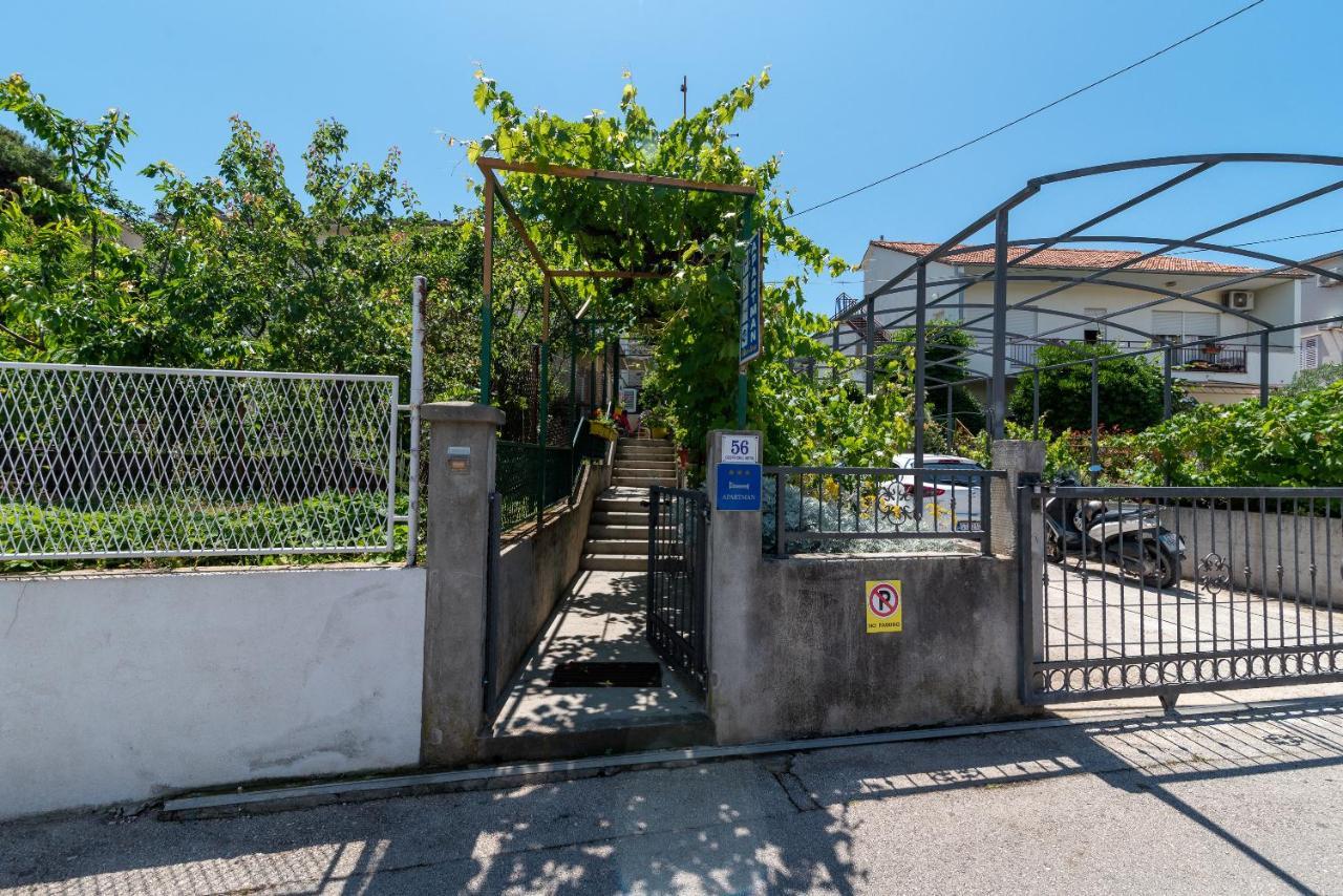 Apartment Hrabar Longo Trogir Bagian luar foto
