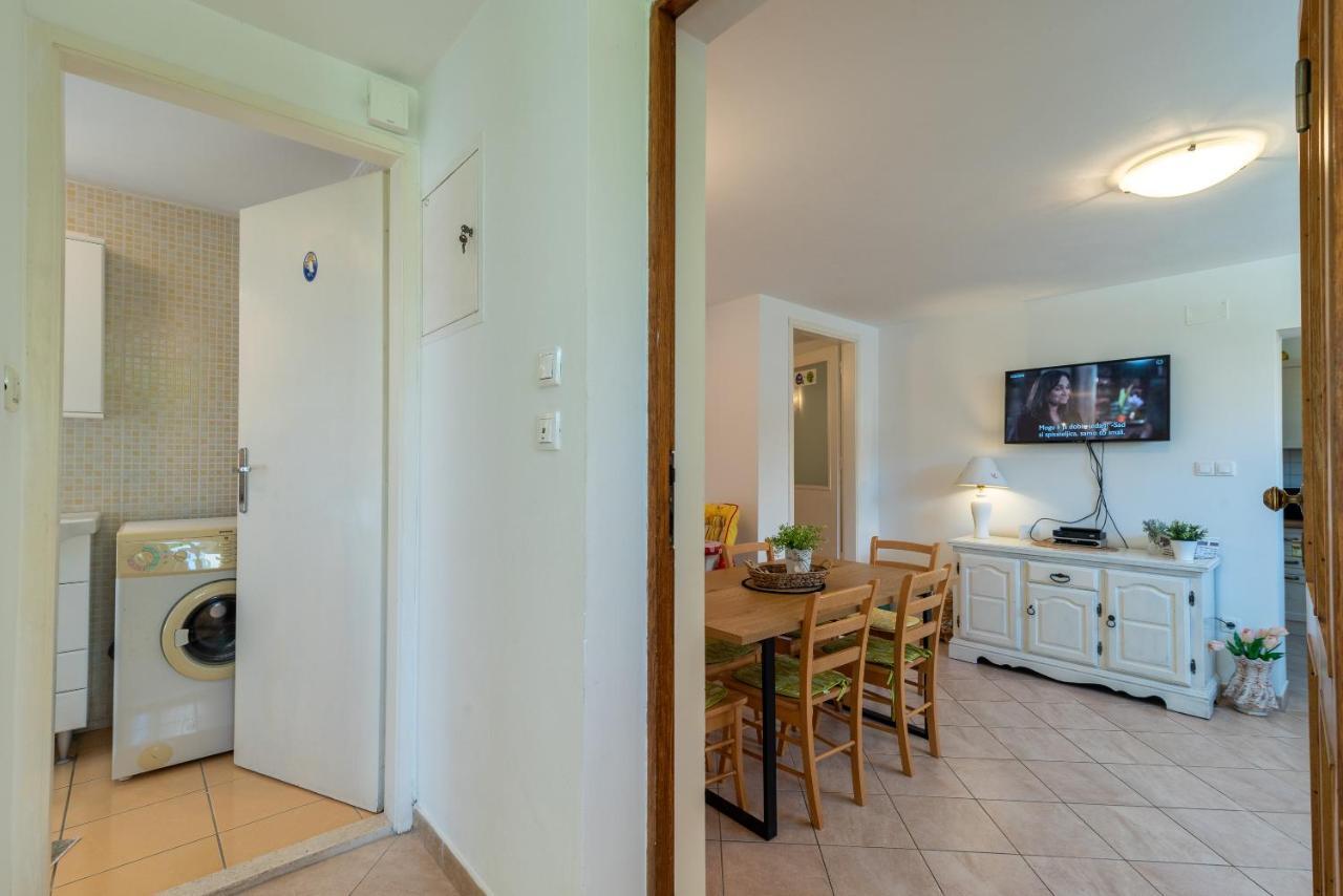 Apartment Hrabar Longo Trogir Bagian luar foto
