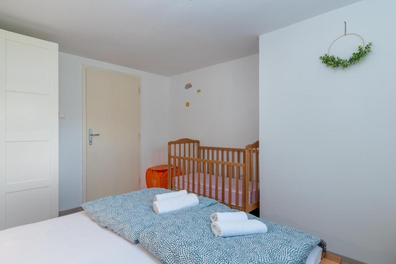 Apartment Hrabar Longo Trogir Bagian luar foto