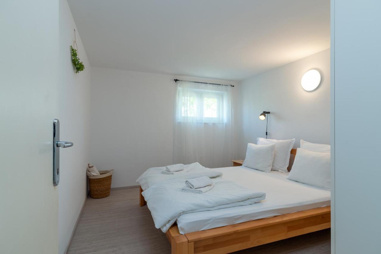 Apartment Hrabar Longo Trogir Bagian luar foto