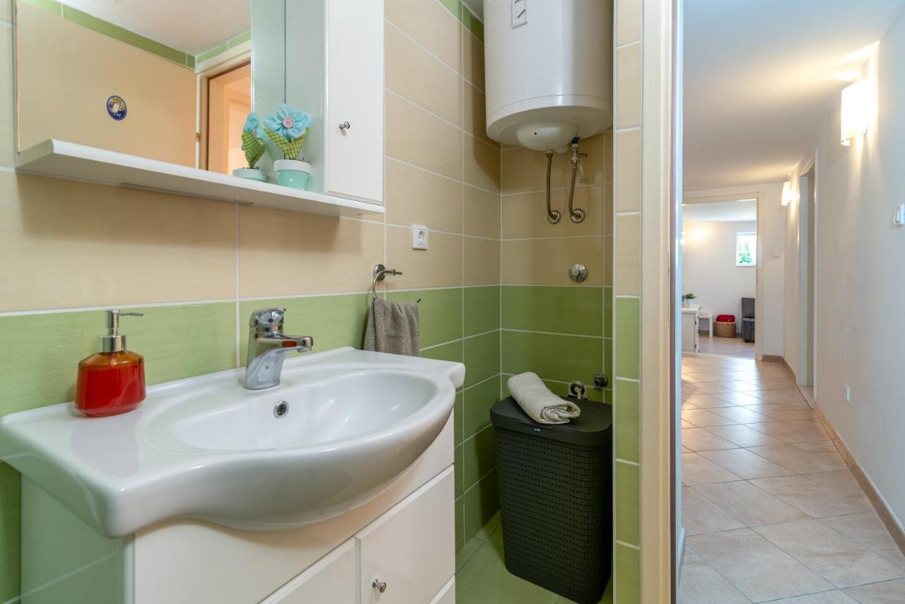 Apartment Hrabar Longo Trogir Bagian luar foto